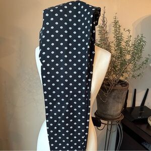 Old Navy Black Cropped Pants with Daisy Pattern